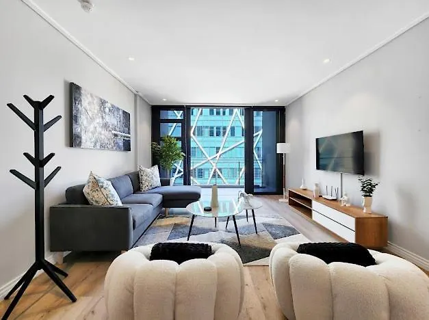 16 On Bree - 1701 location